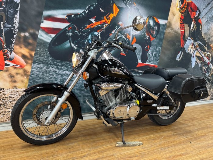 2010 Suzuki VL250 (LC250 INTRUDER) Black