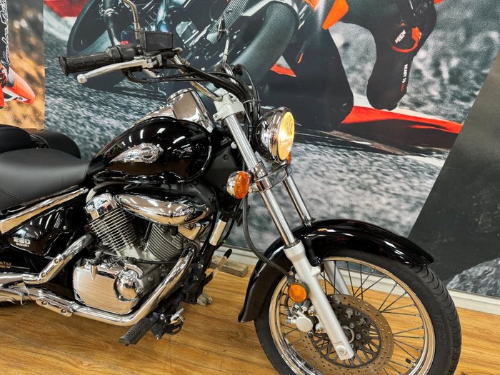 2010 Suzuki VL250 (LC250 INTRUDER) Black