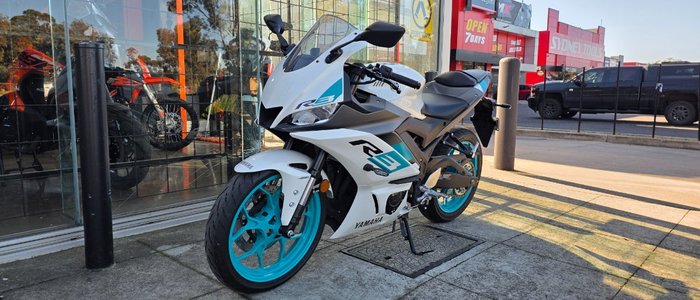 2023 Yamaha YZF-R3 WHITE
