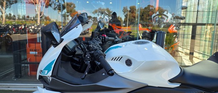 2023 Yamaha YZF-R3 WHITE