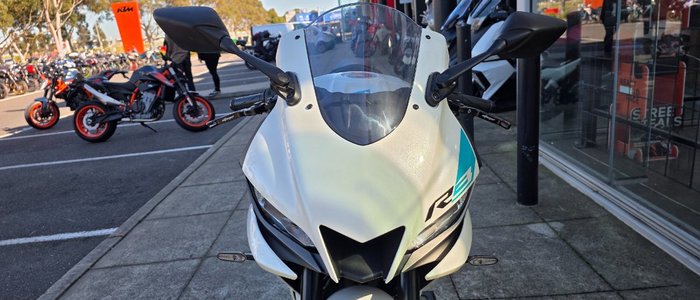 2023 Yamaha YZF-R3 WHITE