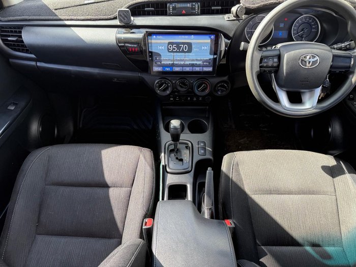 2018 Toyota Hilux SR