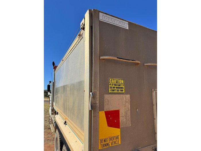 2010 KENWORTH T402 Truck & Dog Trailer Package