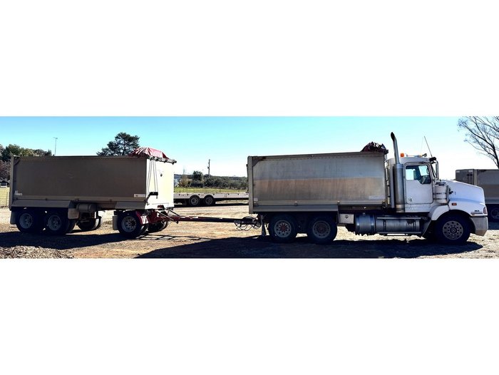 2010 KENWORTH T402 Truck & Dog Trailer Package