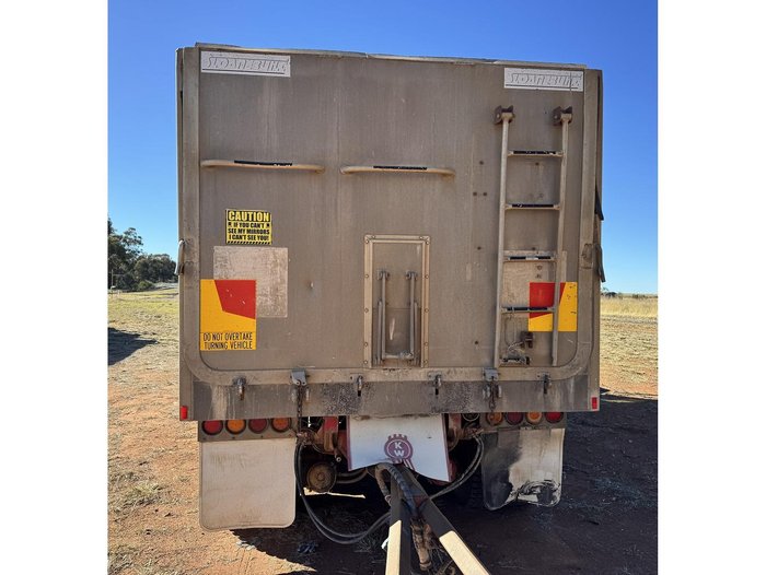 2010 KENWORTH T402 Truck & Dog Trailer Package