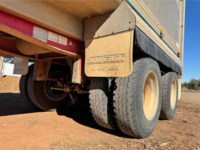 2010 KENWORTH T402 Truck & Dog Trailer Package