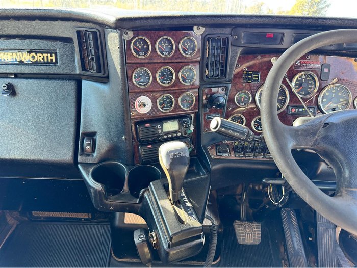 2010 KENWORTH T402 Truck & Dog Trailer Package