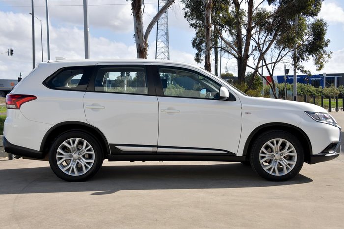 2021 Mitsubishi Outlander ES