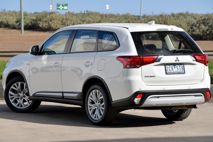 2021 Mitsubishi Outlander ES