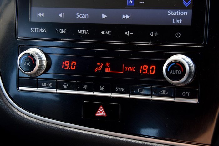 2021 Mitsubishi Outlander ES