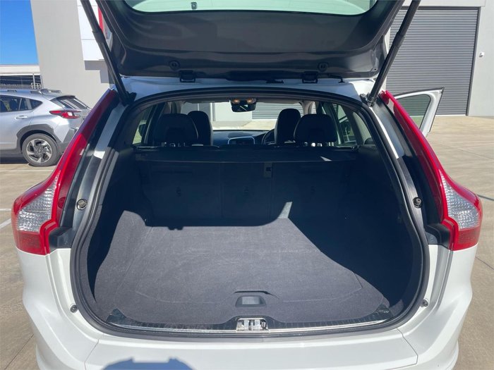 2016 Volvo XC60 T5 Luxury MY16 Crystal White