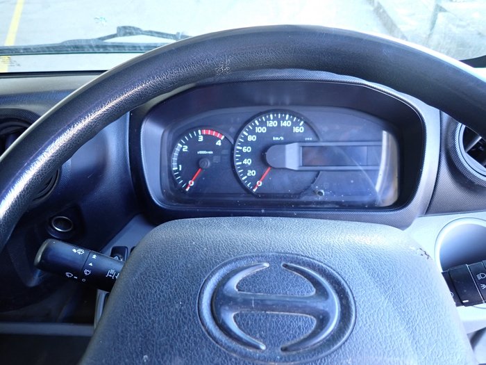 2016 HINO DUTRO 617 SILVER