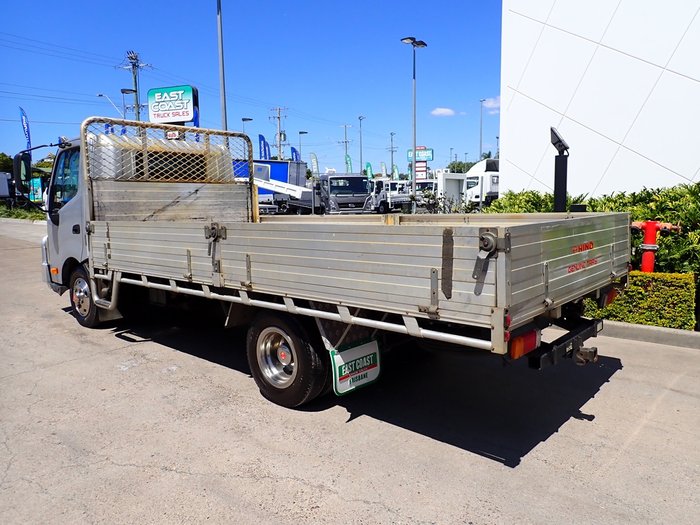 2016 HINO DUTRO 617 SILVER