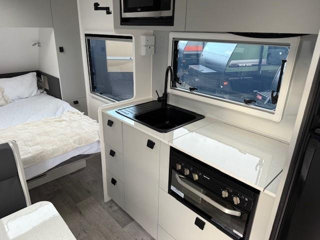 2025 New Age Caravans Manta Ray Couples Expedition