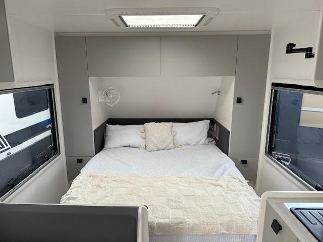2025 New Age Caravans Manta Ray Couples Expedition