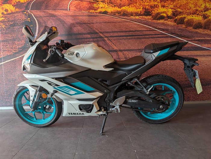 2023 Yamaha YZF-R3 R3