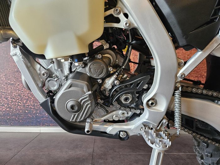 2025 Triumph TF 450-E Off Road White