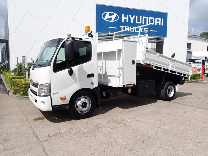 2015 HINO DUTRO