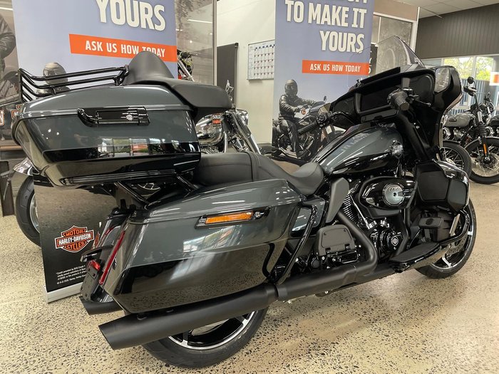 2025 Harley-Davidson Street Glide Ultra 117 (FLHXU) Touring Black