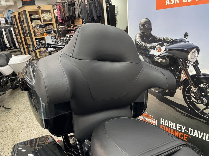 2025 Harley-Davidson Street Glide Ultra 117 (FLHXU) Touring Black