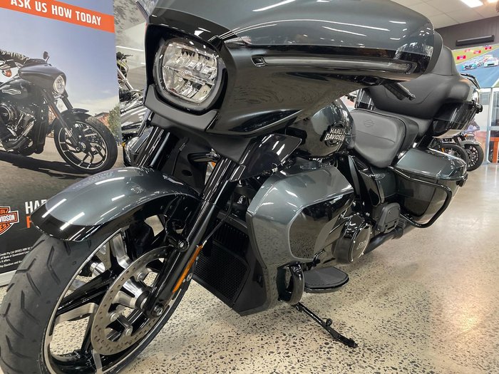 2025 Harley-Davidson Street Glide Ultra 117 (FLHXU) Touring Black