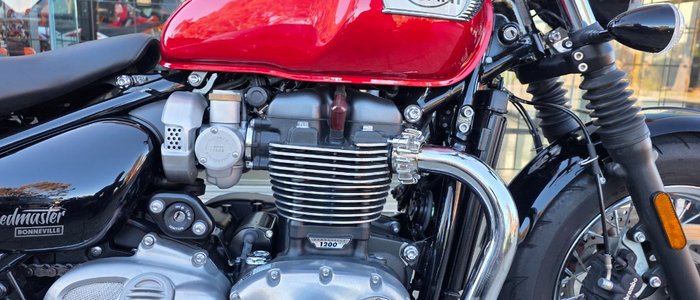 2018 Triumph BONNEVILLE SPEEDMASTER RED