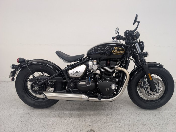 2025 Triumph BONNEVILLE BOBBER ICON Black