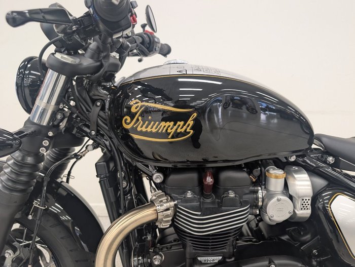 2025 Triumph BONNEVILLE BOBBER ICON Black