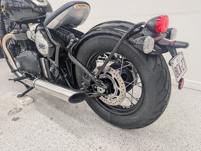 2025 Triumph BONNEVILLE BOBBER ICON Black