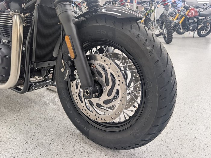 2025 Triumph BONNEVILLE BOBBER ICON Black