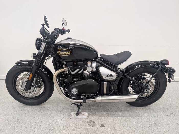 2025 Triumph BONNEVILLE BOBBER ICON Black