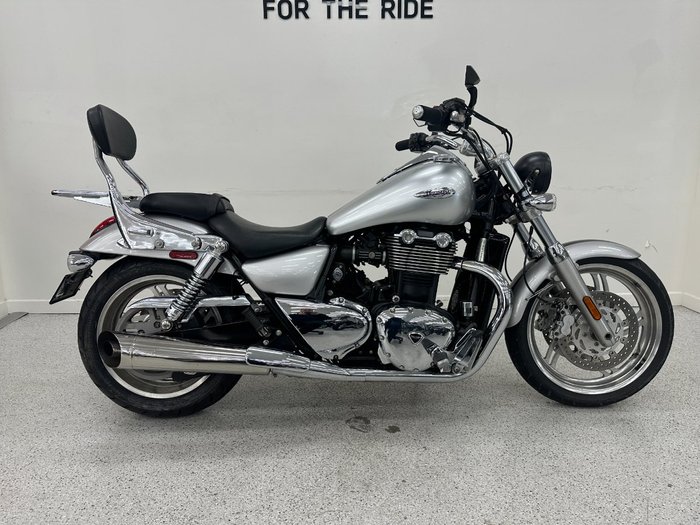 2010 Triumph THUNDERBIRD CHROME