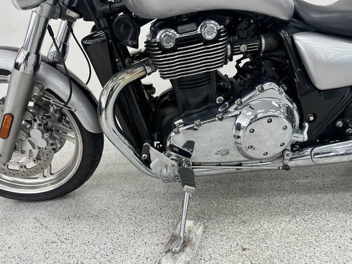 2010 Triumph THUNDERBIRD CHROME