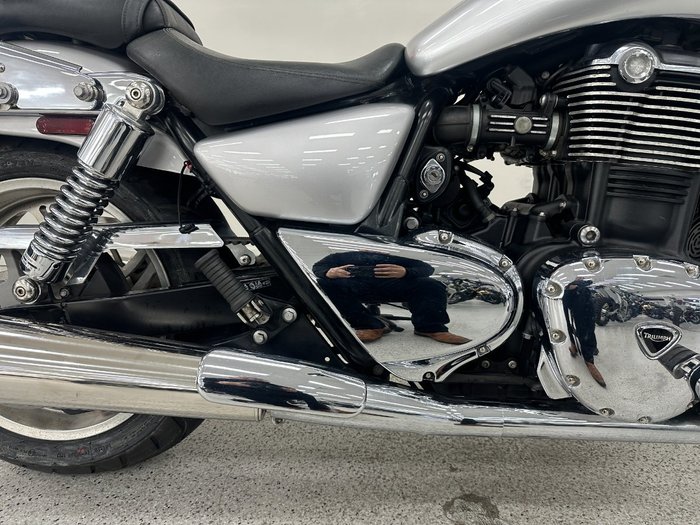 2010 Triumph THUNDERBIRD CHROME