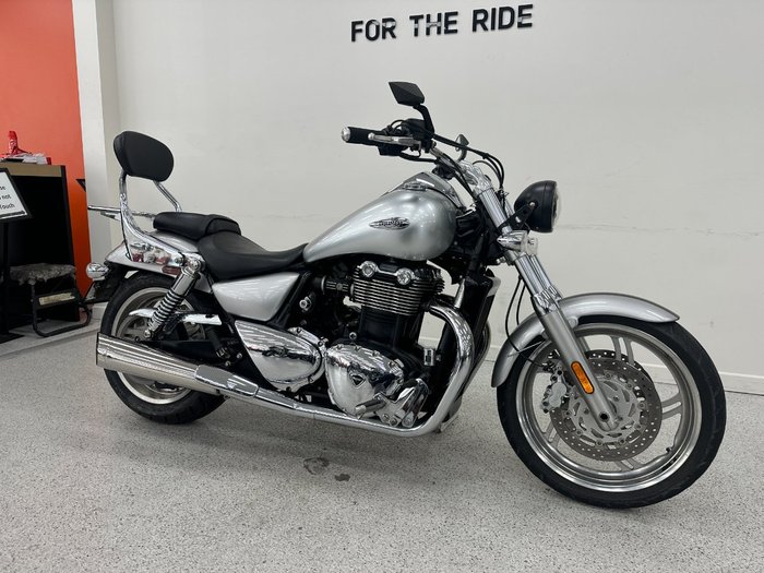 2010 Triumph THUNDERBIRD CHROME