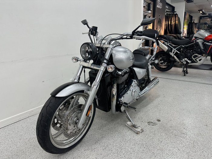 2010 Triumph THUNDERBIRD CHROME