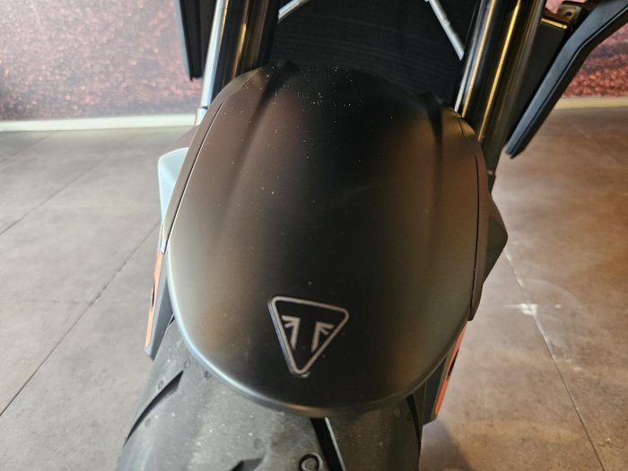 2025 Triumph Street Triple R 765 Street Triple Orange