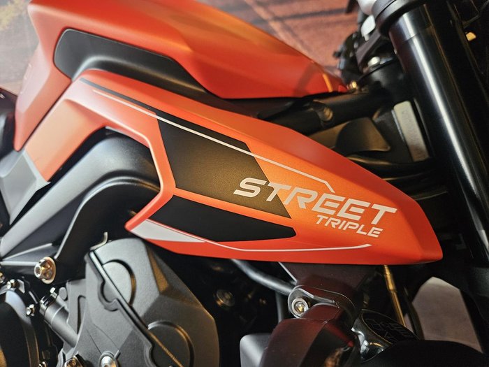 2025 Triumph Street Triple R 765 Street Triple Orange