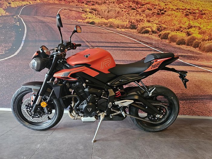 2025 Triumph Street Triple R 765 Street Triple Orange
