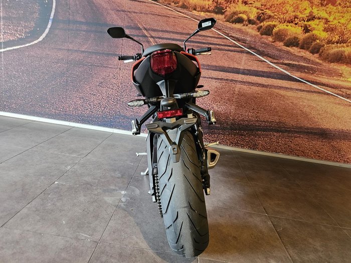 2025 Triumph Street Triple R 765 Street Triple Orange