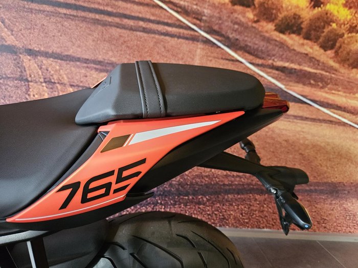 2025 Triumph Street Triple R 765 Street Triple Orange