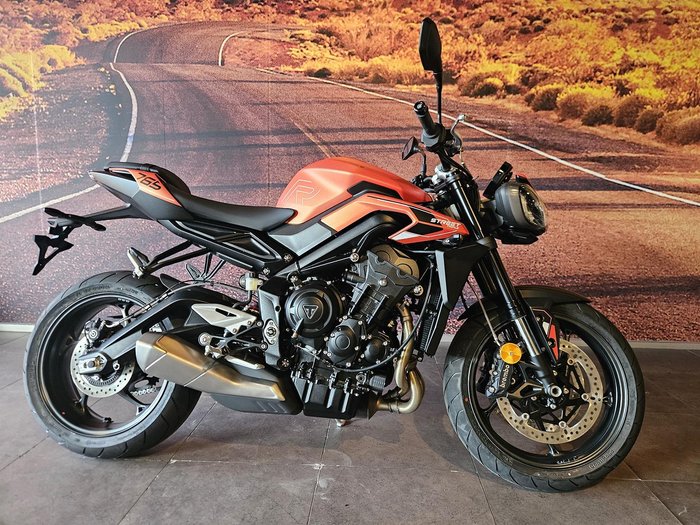 2025 Triumph Street Triple R 765 Street Triple Orange