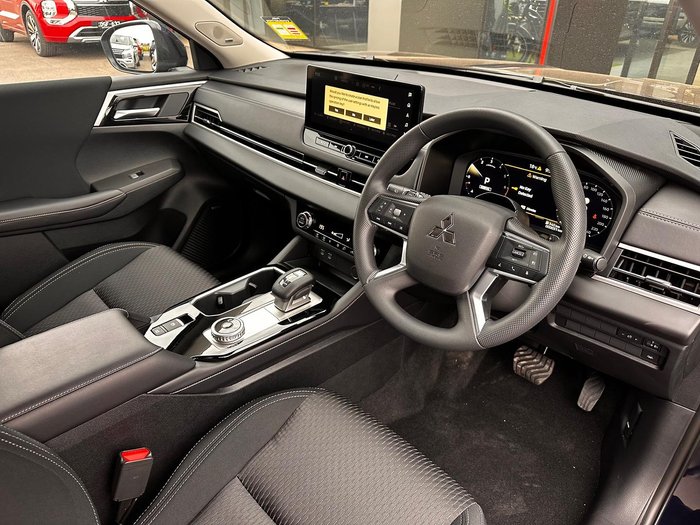 2025 Mitsubishi Outlander ES