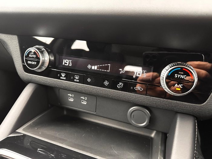 2025 Mitsubishi Outlander ES