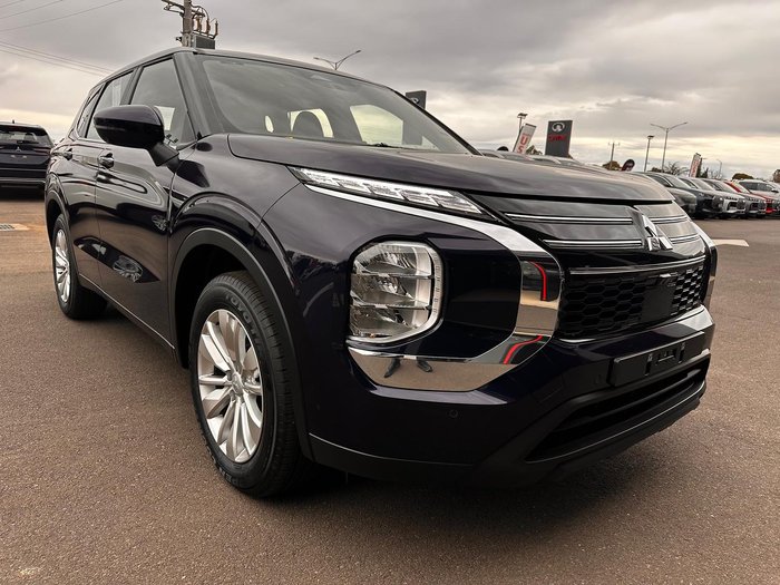 2025 Mitsubishi Outlander ES