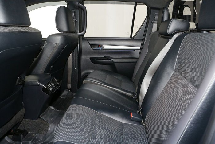 2021 Toyota Hilux Rugged X