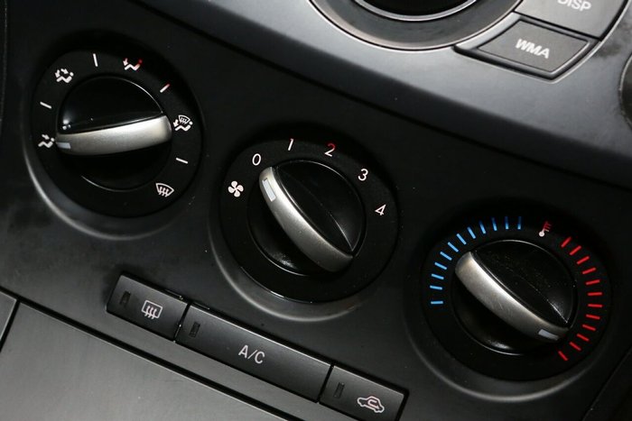 2013 Mazda 3 Neo