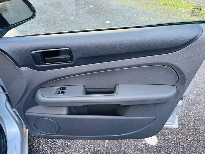2005 Ford Focus CL LS Pure Silver
