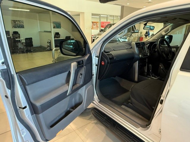 2012 TOYOTA LANDCRUISER