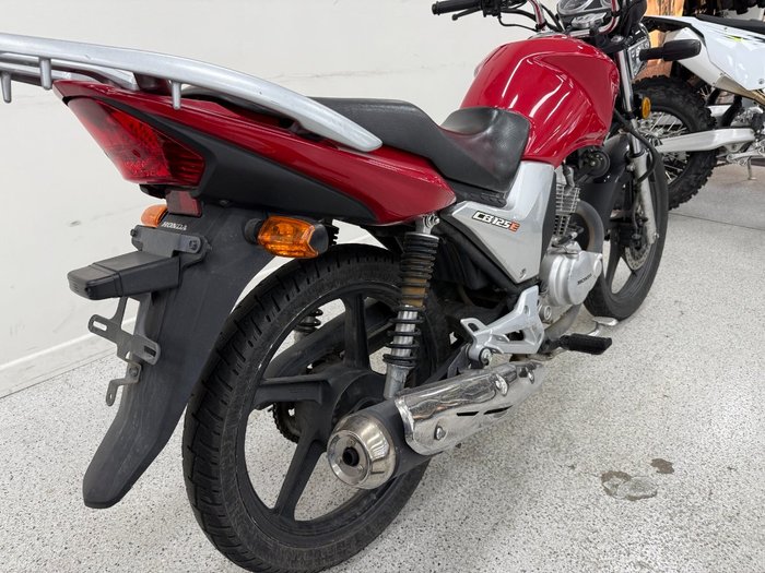 2017 Honda CB125E Red